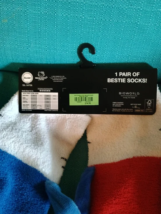 NEW Hello Kitty Socks - Picture 4 of 4